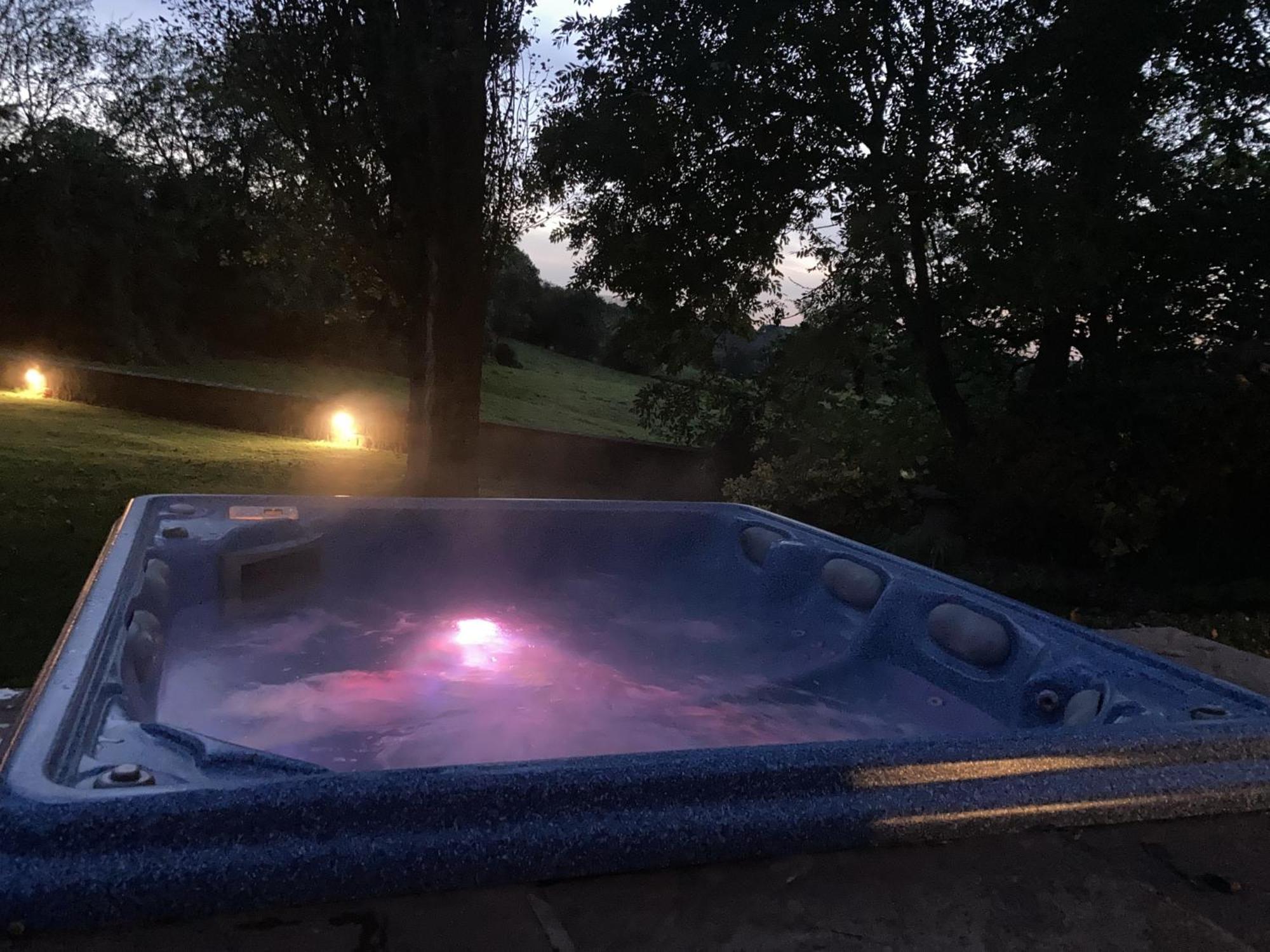 Exclusive 2 Bedroom Apartment With Summer House And Hot Tub Daventry Buitenkant foto