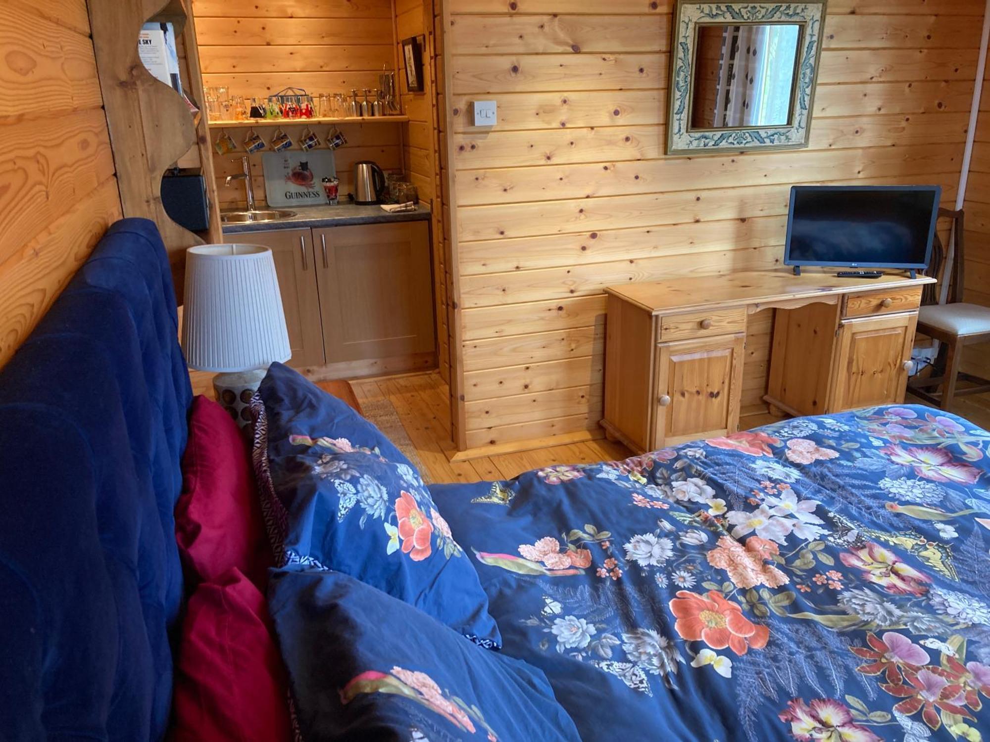 Exclusive 2 Bedroom Apartment With Summer House And Hot Tub Daventry Buitenkant foto